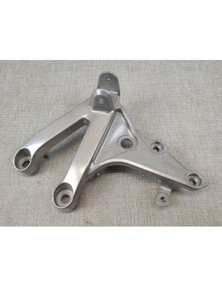 Support de repose pieds AV droit CBR600 RR 2007/2012 HONDA 50600-MFJ-D00