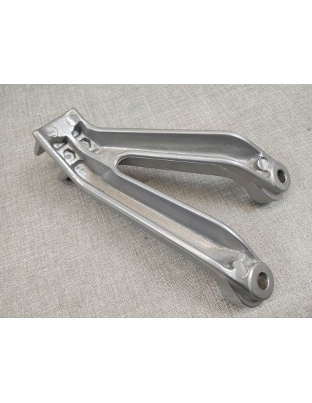 Platine de repose pied AR gauche de CBR900 92-99 Honda 50760-MW0-000