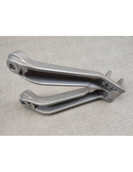 Platine de repose pied AR gauche de CBR900 92-99 Honda 50760-MW0-000