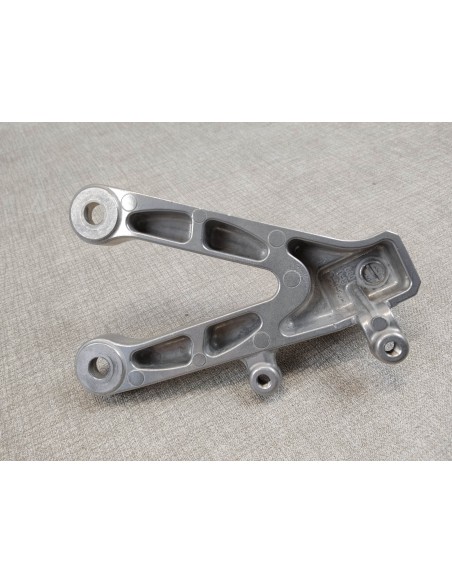 Support de repose pieds AV Gauche CBR600 RR 2007/2012 HONDA 50700-MFJ-D00