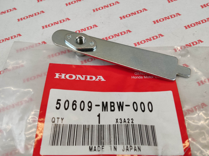 Support plaque dans montage repose pieds avant pour NC700 12/13 CB600F 07/13