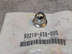 Ecrou borgne chromé 10mm HONDA 90210-438-000