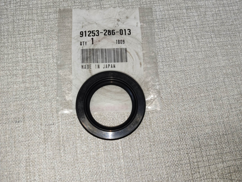 Joint spi écrou roue arrière 30x45x95 HONDA 91253-286-013