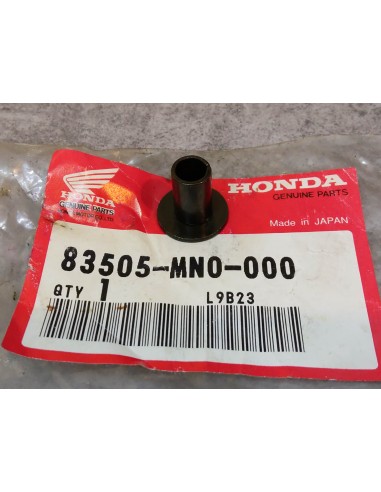 Collier de montage HONDA 83505-MN0-000