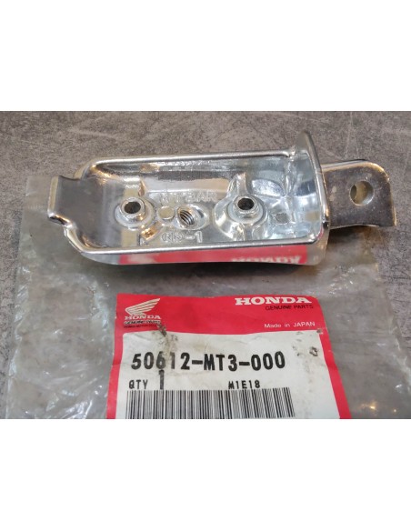 Barre repose pied droit CB1300 NT650 NT700 ST1100 HONDA 50612-MT3-000