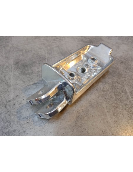 Barre repose pied droit CB1300 NT650 NT700 ST1100 HONDA 50612-MT3-000