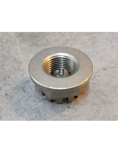 Ecrou roue arrière NT400 88/89 NT650 88/89 NTV600 NTV650 HONDA 90316-MN8-010