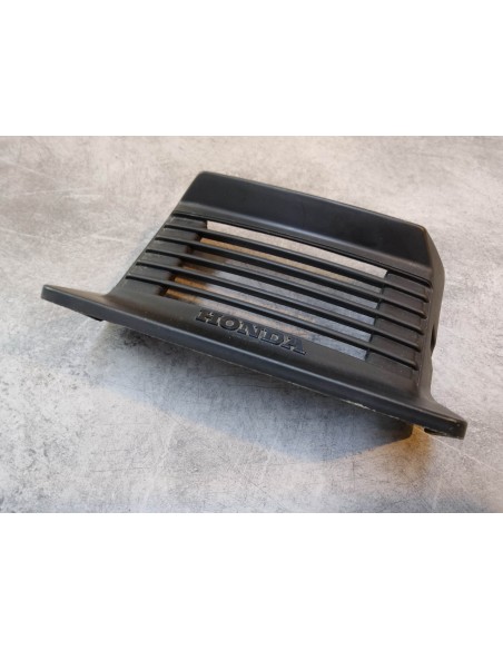 Grille de phare CB125TD SUPERDREAM HONDA 61320-KC1-000