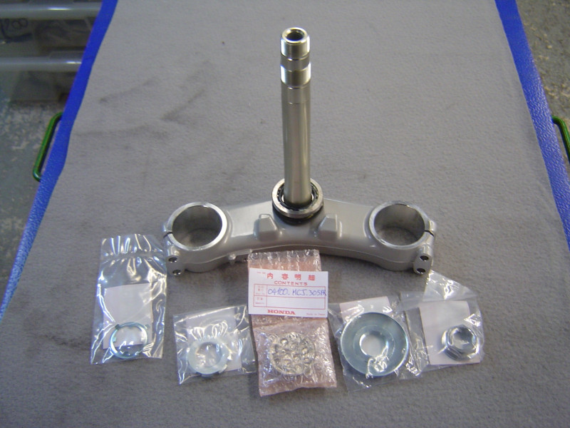 Kit Té de fourche inférieur de CBR900 2002 04100-MCJ-305FR