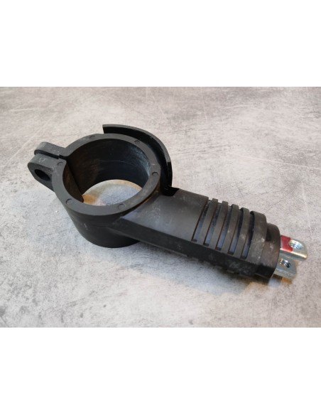 Support de clignotant AV droit de NTV650 88/97 HONDA 61316-MN8-670