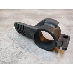Support de clignotant AV droit de NTV650 88/97 HONDA 61316-MN8-670