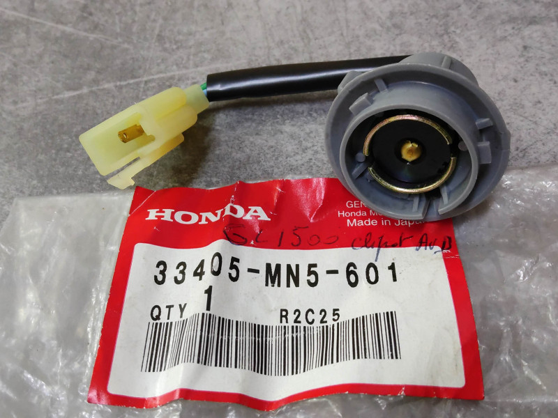 Douille de clignotant avant droit de GL1500 88-00 HONDA 33405-MN5-601