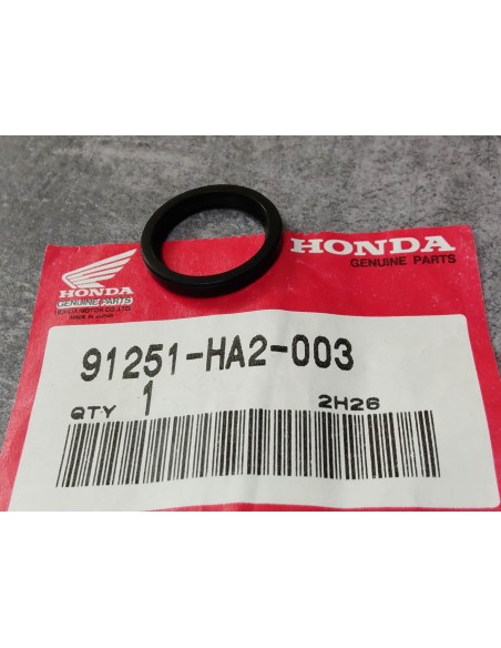 Cache poussière 18x23x3 ATC250R 85-87 NX250 88-94 HONDA 91251-HA2-003