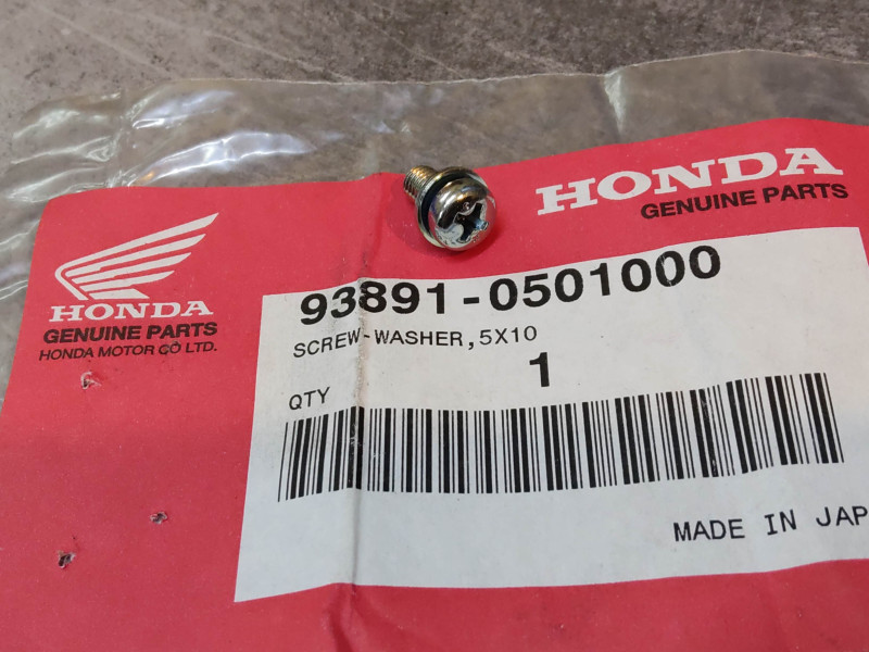 Vis cruciforme 5x10 et rondelle HONDA 93891-0501000