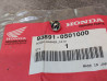 Vis cruciforme 5x10 et rondelle HONDA 93891-0501000