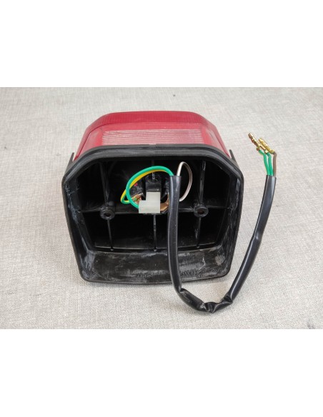 Feu arrière de NSR50 1993/94 NEUF ORIGINE HONDA 33701-GE3-760