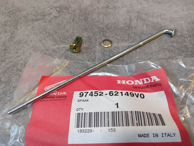 Rayon B8x154,5 intérieur avec écrou de roue HONDA 97452-62149V0
