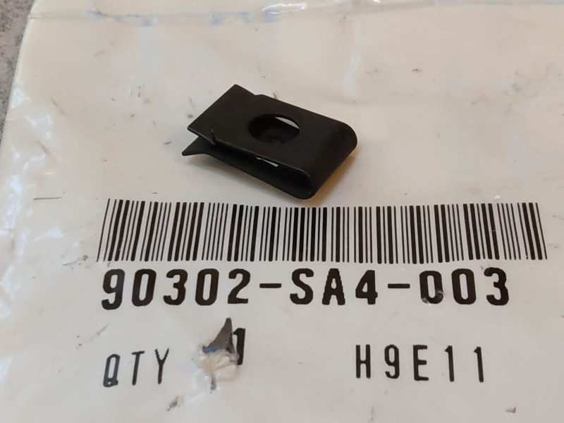 Agraphe ecrou 4 mm HONDA 90302-SA4-003