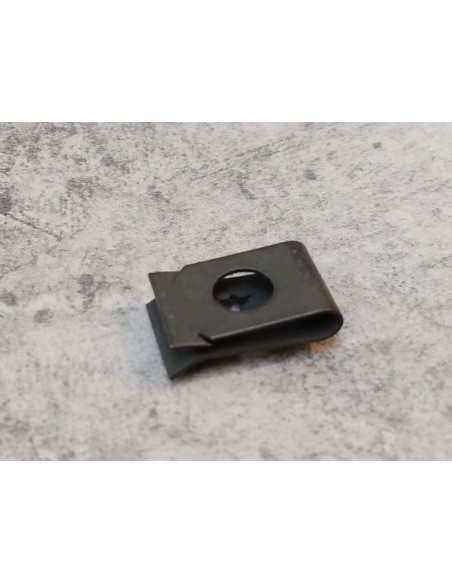 Agraphe ecrou 4 mm HONDA 90302-SA4-003