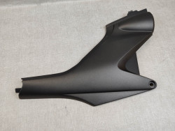 cache latéral droit HORNET CB600F 2005/2006 neuf origine HONDA