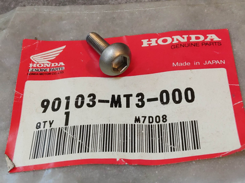 Vis m5x16 tète bombée large empreinte CHc HONDA 90103-MT3-000