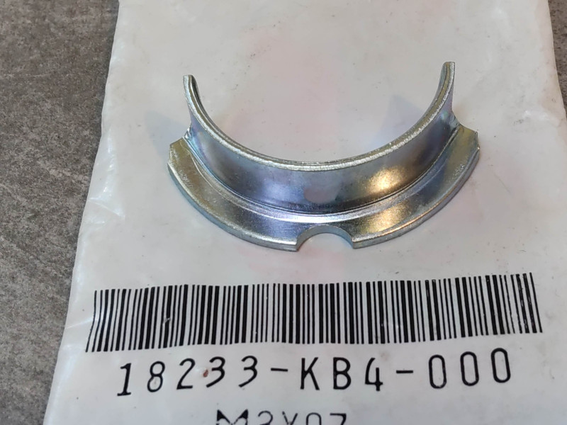 Demi lune pour pot de 125TD 125CMC 250CMC HONDA 18233-KB4-000