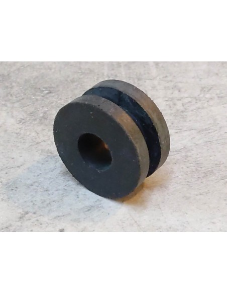 Caoutchouc elément dans montage réservoir VF750CC/CD/CE HONDA 17611-MB1-000