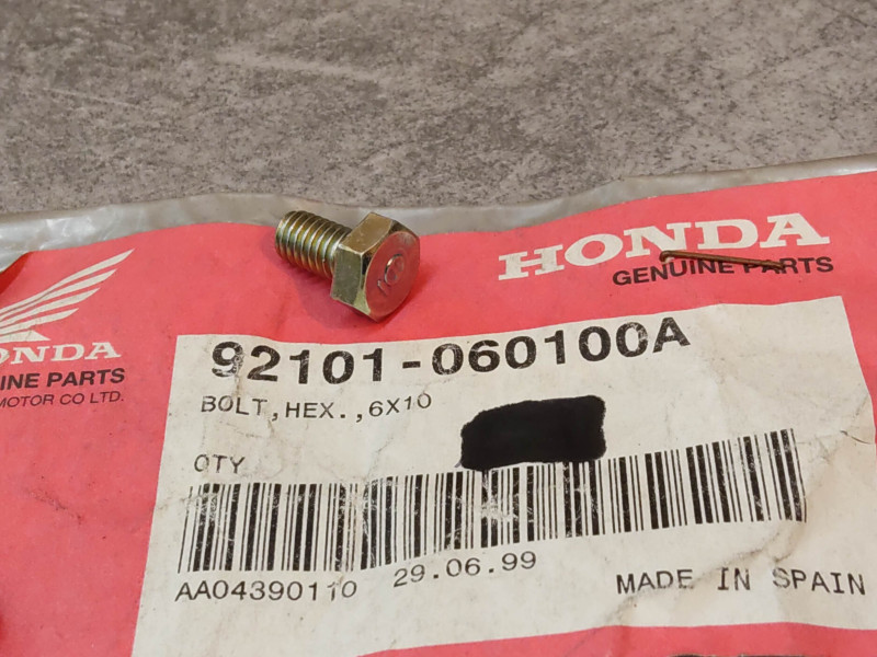 Vis à tete hexagonale 6x10 mm HONDA 92101-060100A