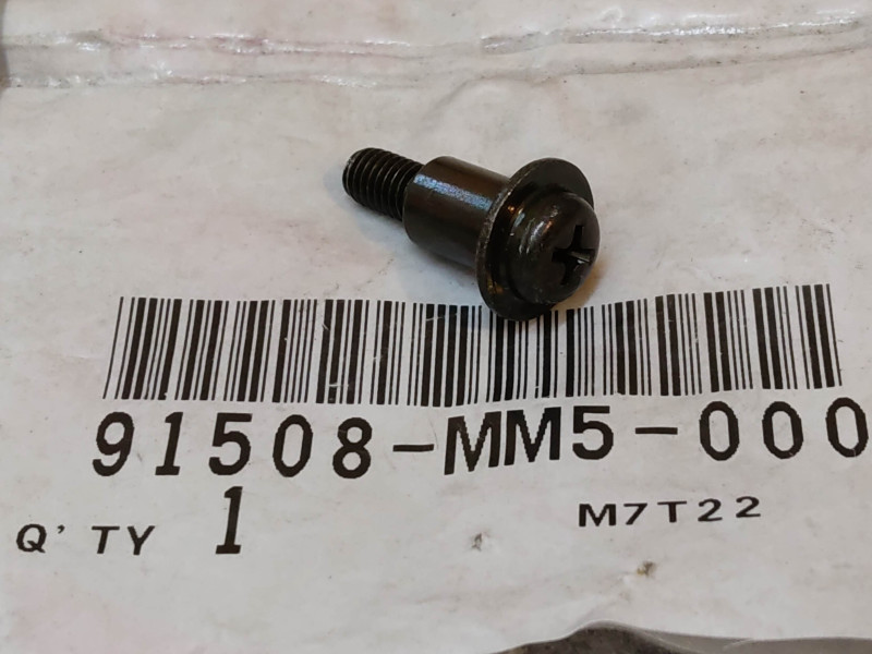 Vis cruciforme tete bombée épaulée noir M5 HONDA 91508-MM5-000