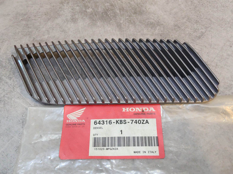 Grille de flanc de carénage droit de NSR125R 93/98 HONDA 64316-KBS-740ZA