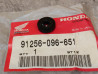 Joint SPI 4.8x14.5x4 mm HONDA 91256-096-651 idem 91211-286-003 et 91211-371-005