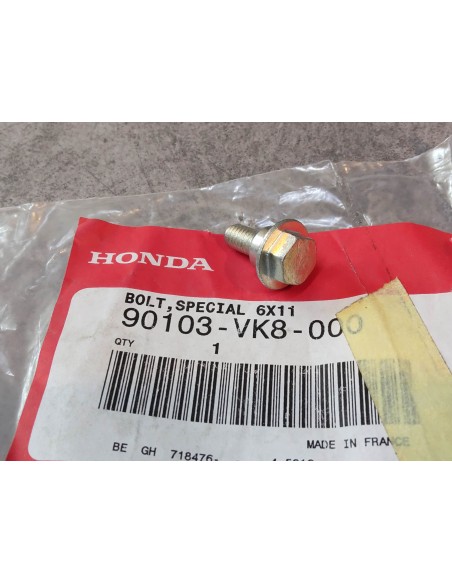 Vis spéciale 6x11 mm HONDA 90103-VK8-000
