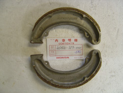 Mâchoires de frein avant Honda XL250 – Réf. 45120329000