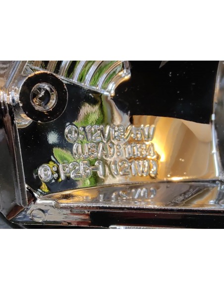 Base de clignotant CH250 SPACY 85 HONDA 33401-KM1-611