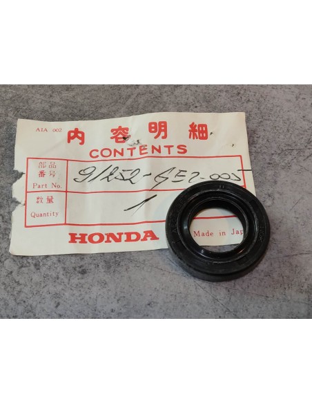 Joint spi cache poussière 18x32x7 mm HONDA 91252-GE2-005