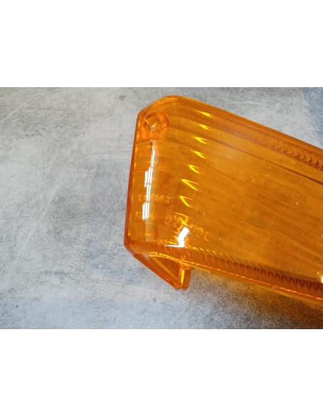 Cabochon de clignotant avant gauche SCV100 HONDA 33452-KRP-901
