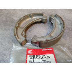 Jeu de machoires de frein (sans ressorts) CA/CB175 CB200 HONDA 06430-354-405NOS