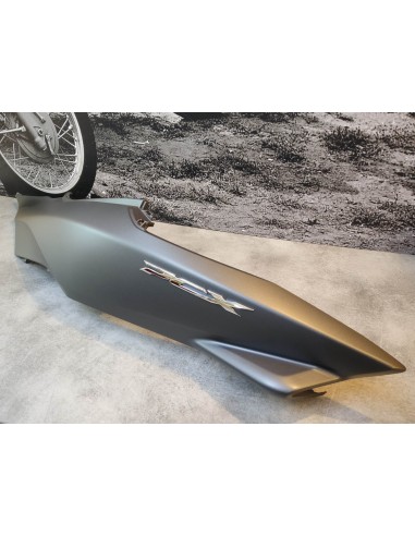 Carénage arrière gauche noir (avec félure) PCX125 HONDA 83650-K35-V00ZGNOS