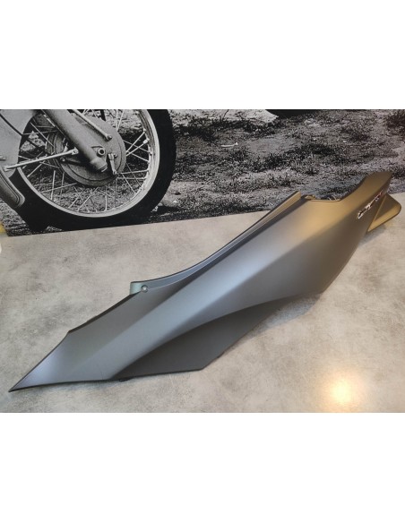 Carénage arrière gauche noir (avec félure) PCX125 HONDA 83650-K35-V00ZGNOS