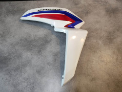 Flanc de carénage avant droit CB650F HONDA 64310-MJE-D60ZA