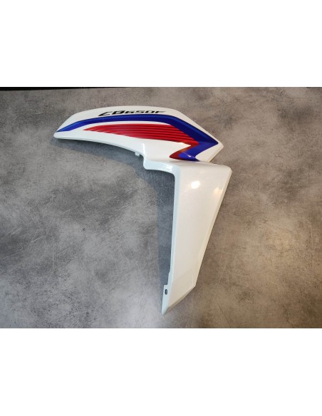 Flanc de carénage avant droit CB650F HONDA 64310-MJE-D60ZA