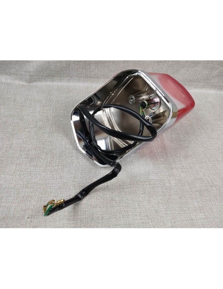 Feu arrière complet VT125 C3 SHADOW 2003/2004 neuf origine HONDA 33701-KGB-611