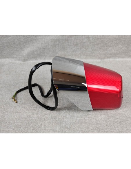 Feu arrière complet VT125 C3 SHADOW 2003/2004 neuf origine HONDA 33701-KGB-611