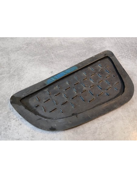 Grippe genoux gauche caoutchouc CA175 CB125 CD125 CD175 HONDA 17661-246-O20OCC2