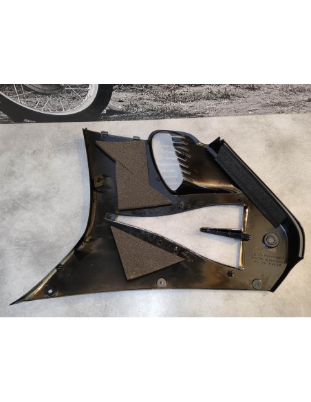 Flanc de carénage noir VFR750 95/96 HONDA 64430-MZ7-740ZC