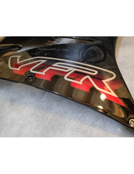 Flanc de carénage noir VFR750 95/96 HONDA 64430-MZ7-740ZC