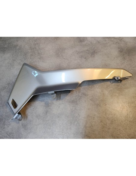 Cache latéral inférieur gauche gris VFR1200 HONDA 64420-MGE-000ZA