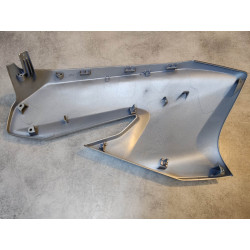 Cache latéral avant gauche gris brillant NSS125 FORZA 125 HONDA 64502-K0B-T00ZD