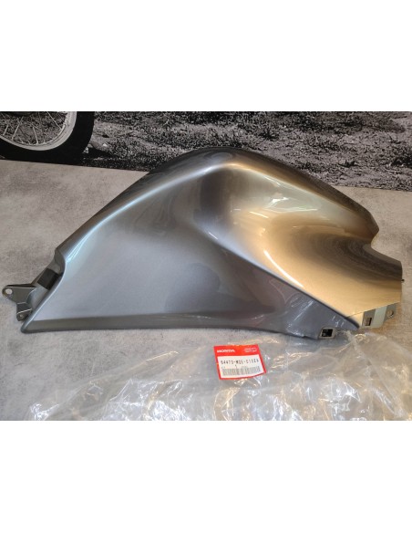 Cache réservoir coté droit VFR1200 F/FD 2010/11 HONDA 64470-MGE-010ZA