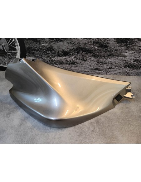 Cache réservoir coté droit VFR1200 F/FD 2010/11 HONDA 64470-MGE-010ZA